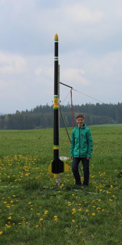 img_8377dvoustupnovy dragon ivo skla - lidske meritko